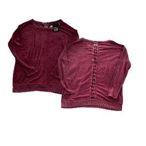 3/$35🌻Chaser Maroon Vintage Top w Cutout Details